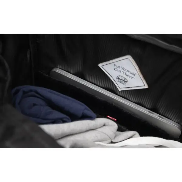CG3-P21.102 HERSCHEL RETREAT BACKPACK - Image 9